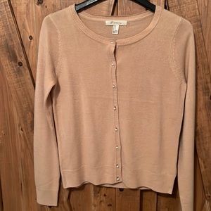 Forever 21 pale pink cardigan with delicate Pearl buttons